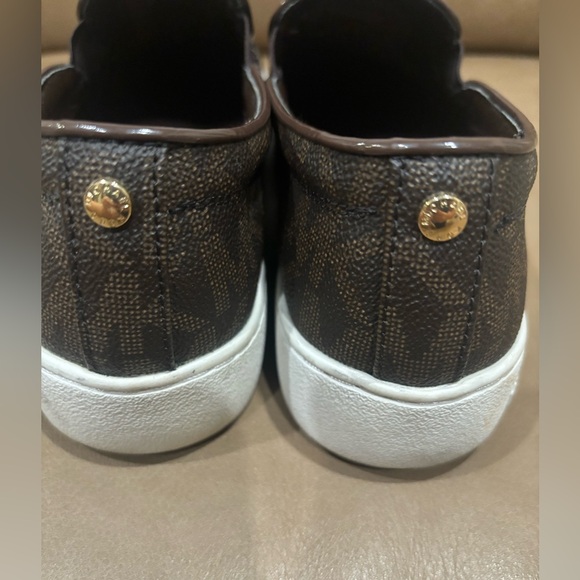 Micheal Kors shoes - Picture 2 of 5